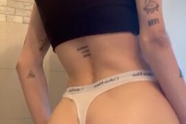 Smashedely/Ashley Matheson – Nude show with erotic body